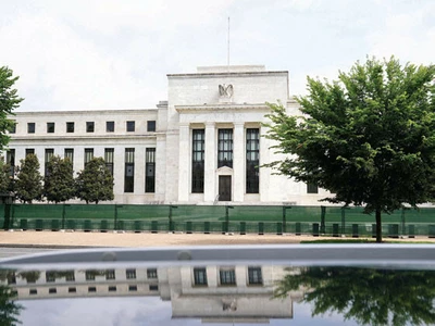 “트럼프 뜻 따르자니… 인플레·대출금리 상승 역효과”