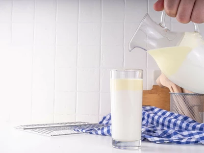 임신 중 생우유 한잔 마셨다가 태아 사망… 보건당국 “절대 먹지 마세요”