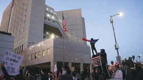 ‘반 ICE’ SNS 색출 나선 국토안보부