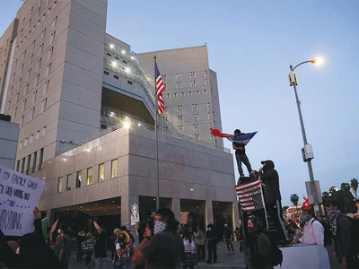 ‘반 ICE’ SNS 색출 나선 국토안보부