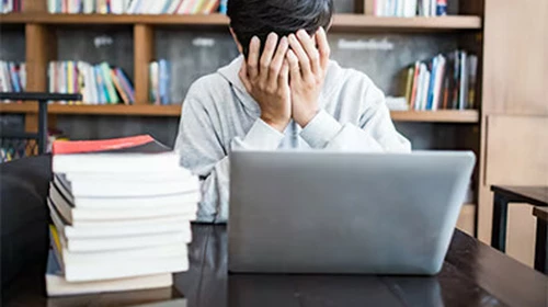 심각한 대졸자 취업난… “컴퓨터 전공했는데도 취업이 안 돼요”