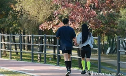 "암 진단 후 신체활동 늘리면 사망 위험 낮출 수 있다"