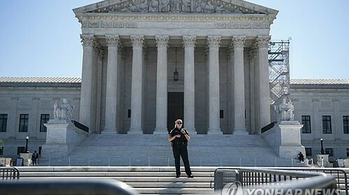 [속보] 대법 "트럼프 상호관세 위법"…국가별 관세 법적기반 붕괴