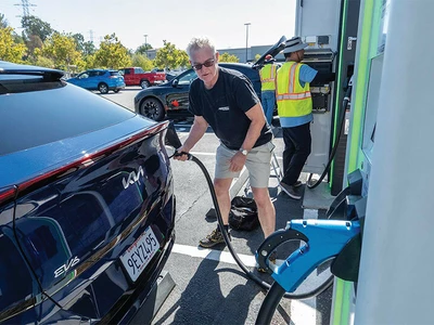 “전기차, 구매가 바씨지만 유지비는 저렴”