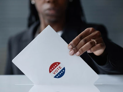 시민권 취득 전 투표한 이민자들 색출한다