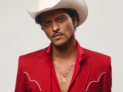 로제와 '아파트' 부른 브루노 마스, 10년 만의 정규 '더 로맨틱'