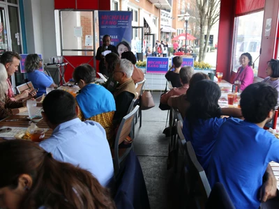 미셸 강 후보 유권자와의 만남 시간 가져