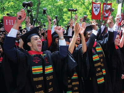 가방 끈 가장 긴 종교는?… 힌두교, 학사 이상 70%