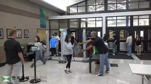 귀넷 중∙고교 무기탐지 시스템 설치 완료