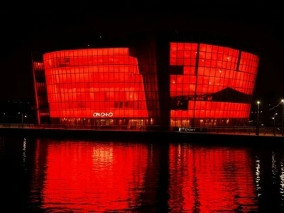 'BTS 컴백' 서울 붉은 물결에…"앨범 키 컬러, 정치적 해석말길"