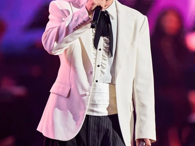 김건모, 서울서 6년만 복귀 투어 대미…"재기 아닌 데뷔의 마음"