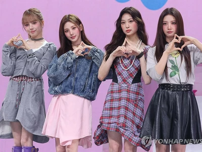 쌉싸름한 추억 꺼낸 베이비돈크라이 "펑펑 운 월말평가 생각나"