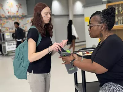 초·중학교 이어 고교도 휴대전화 금지
