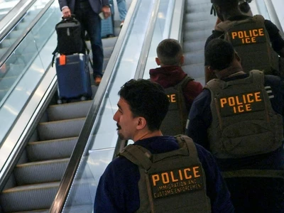 ICE 공항 배치에 반응 엇갈려…"통행 방해만" vs "도움된다"