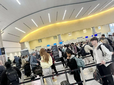 [생활 정보] 공항 보안대기 길어 비행기 놓치는 사례 급증