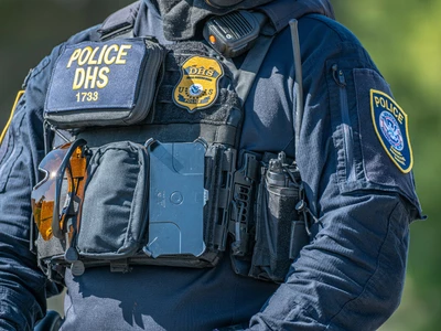 공항에 ICE 요원, 이민자들 '비행포기' 속출