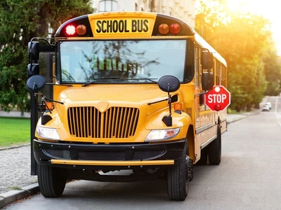 정차 스쿨버스 통과하면 벌금 1,000달러