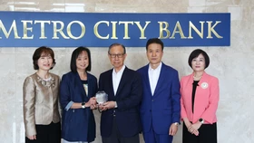 메트로시티은행 슈가로프지점장 미셸 박 임명