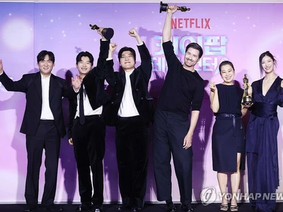 오스카 수상한 '케데헌' 주역들…"속편도 핵심은 한국적인 것"