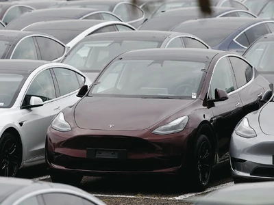 전기차 ‘캐즘’(일시적 수요정체) 여전… 고유가도 안 먹히나