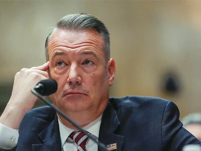 무차별 단속 이끈 ICE 국장대행 사임