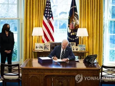 바이든,코로나 부양법 서명‥이번주 1,400달러 지급