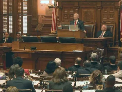 공무원·아동복지사·교원 임금 인상 추진