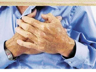 가슴 쥐어짜는 통증·호흡곤란‘위험신호’