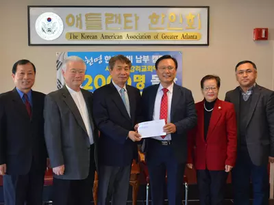 〈사진〉 교협, 한인회비 납부 협력 약속