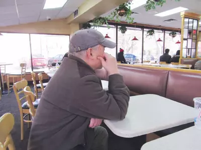 가고파도 `돈 없어' 못가는 고국....