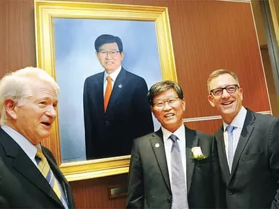 UCLA 치과대 박노희 전 학장 초상화 헌정