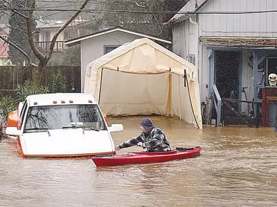 〈사진〉      북가주 폭우… 물에 잠긴 도시