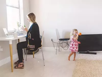 일하는 엄마들이 가장 바라는 것은 탄력 근무제