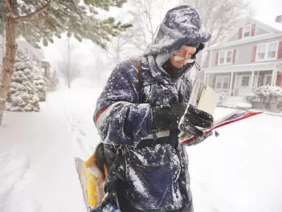 〈사진〉    미 동북부 ‘눈 폭탄’… 도심 기능 마비