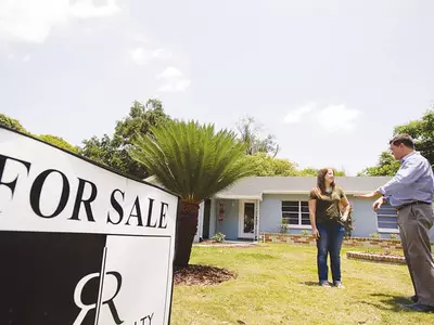 “실례지만 몇 가지만 여쭤봐도 될까요?”