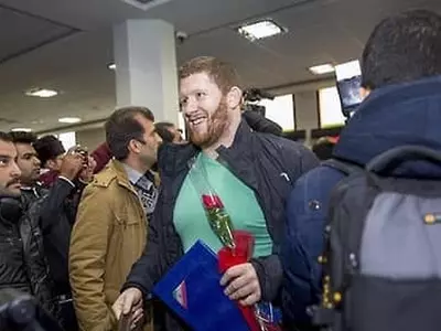 미 레슬링 대표팀 환영속 이란 입국