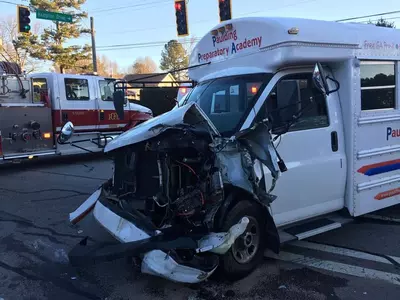 〈사진〉데이케어센터 버스 추돌사고...원아 등 11명 부상