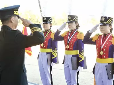 〈사진〉'여풍 당당' 한국 육사 졸업...1~3등 모두 여생도