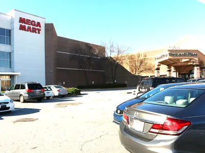 메가마트에 경찰 출동 "불체자 단속 나온줄..."