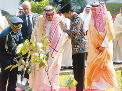 ‘고객관리’나선 살만 국왕, 방문국마다 통 큰 투자