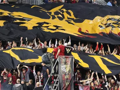 〈사진〉애틀랜타 '프로 축구' 출발...데뷔전 열광!