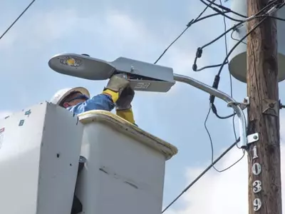 둘루스 거리 밝아진다..가로등 LED로 교체