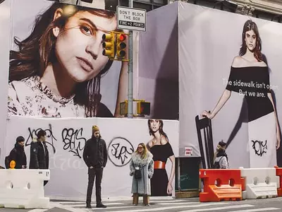 초호화 샤핑 명소, 맨해턴이 흔들리고 있다