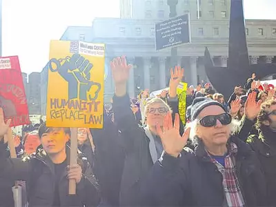 〈사진〉민권센터, 이민국 앞에서 추방반대 집회