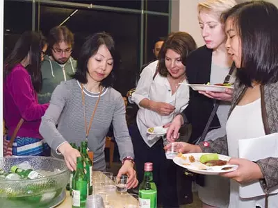 〈사진〉박찬호 선수 부인, 한국 된장 주류사회 소개