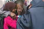 〈사진〉  소말리아 가족, 눈물의 상봉