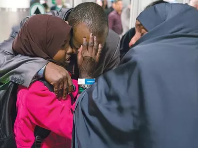 〈사진〉 소말리아 가족, 눈물의 상봉