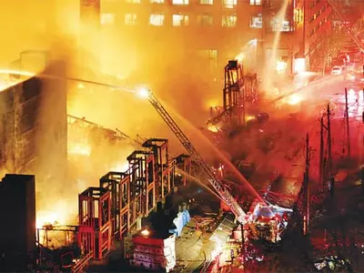 〈사진〉랄리, 90년만의 도심 대화재