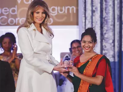 멜라니아‘퍼스트레이디’공식행보 나서나