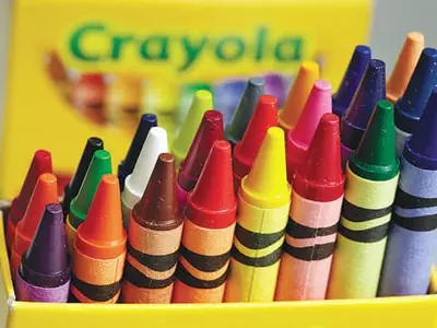 크레용 기본 24색서 ‘진노랑색' 퇴출